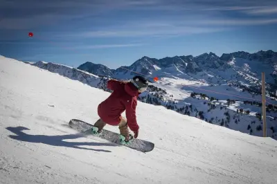 Aulas de snowboard em Baqueira: Do iniciante ao freeride