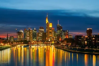 Francoforte a piedi: Dal centro medievale allo skyline moderno