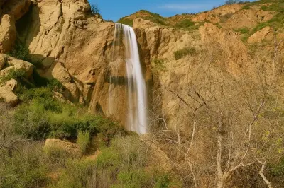 Escursione privata da Los Angeles alla cascata di Malibu alta 45 m