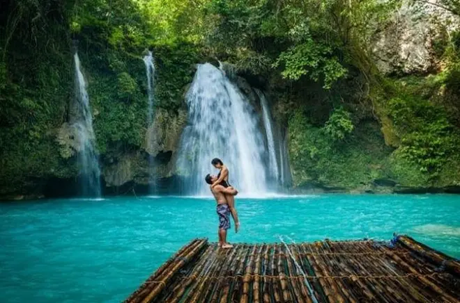 Kawasan Falls Canyoneering: Wasserrutschen & Abseilen