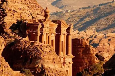 Tour privado desde el Mar Muerto a Petra y el Monasterio en 4 h