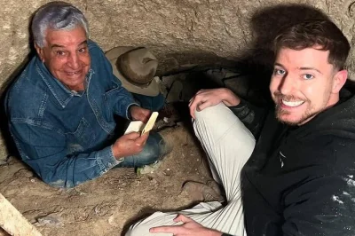 Erlebe die große pyramide von gizeh von innen, begleite einen lokalen Ägyptologen und komm der sphinx ganz nah. inklusive hoteltransfer, eintritt und privatem transport.