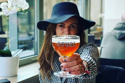 Sample belgian beer and chocolate in brussels’ city center. guided tasting tour with stops at grand-place, royal galleries & manneken pis. book now.