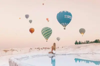 Pamukkale Hot-Air Balloon Flight: Champagne at sunrise