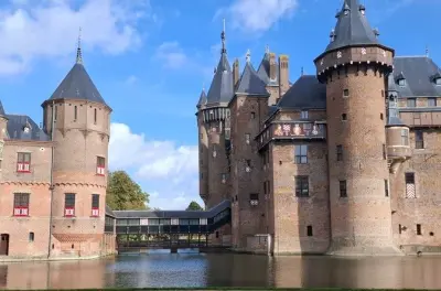 Utrecht Private Tour: Castle De Haar and Boat Cruise