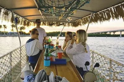 Tour in barca tiki a Vero Beach: 90 minuti sulla laguna