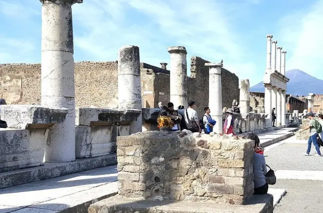 Skip-the-line Pompeii and Amalfi Coast tour from Salerno