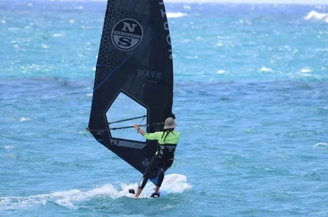Aulas de windsurf em San Juan: Aprenda o básico