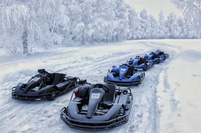Rovaniemi: Karting sobre hielo y safari en moto de nieve