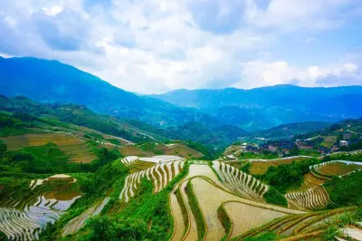 Terrazze di riso Longji e villaggi delle minoranze da Guilin