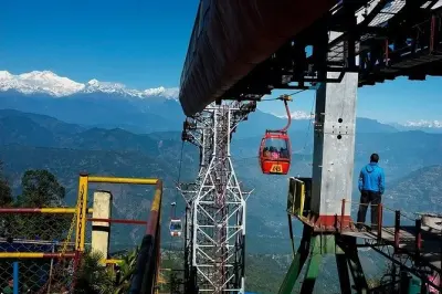 Darjeeling tour: Tiger Hill sunrise, zoo & tea gardens in 8 hours