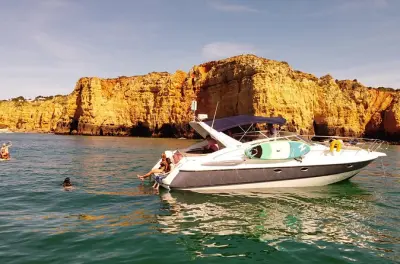 Private Yacht Charter Lagos: Motorjacht CRISTAL