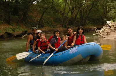 Sarapiqui River safari float: Wildlife and rainforest by paddle