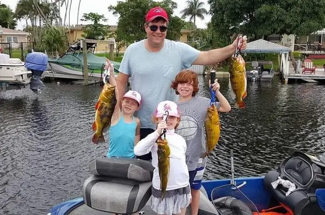Pesca al peacock bass vicino a Boca Raton: Lago Ida