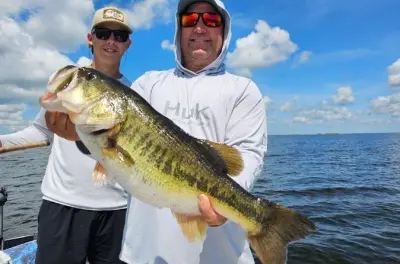 Privater Bass-Charter auf dem Lake Okeechobee bei Palm Beach