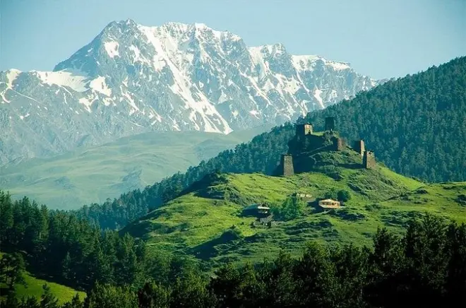 Da Tbilisi a Tusheti: Tour privato di 3 giorni in jeep e trekking