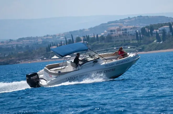Speedboat a noleggio: Parco nazionale di Akamas e Blue Lagoon