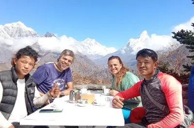 Trekking ao Everest com Lagos Gokyo e passagem Cho La desde Kathmandu