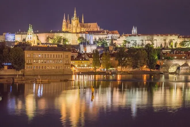 Passau to Prague Private Transfer: 2-Hour Sightseeing Transfer