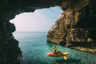 Snorkel en cabo Kamenjak: Kayak, cuevas y salto desde acantilados