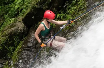 Rappel en cascadas del valle de Antón desde Ciudad de Panamá