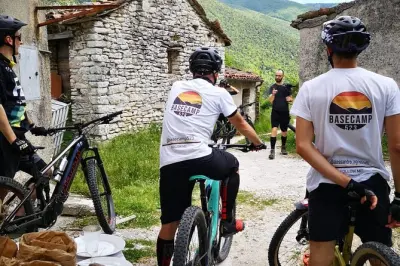 Private Ghost Town Bike Tour: Fabriano and Genga