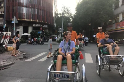 Entdecken sie vietnam in 12 tagen: kreuzfahrt durch die halong-bucht, bummel durch hoi an, street food in saigon probieren, dörfer in sapa besuchen & das mekong-delta erleben. all-inclusive tour.