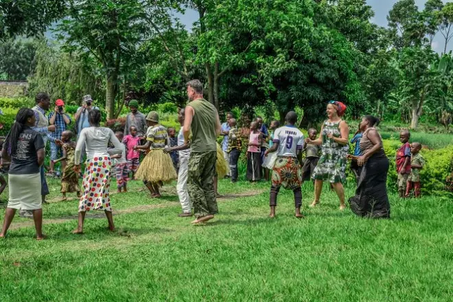 Full Day Goma Villages Tour: Local life, farms, schools and dance