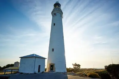 Rottnest Island Bayseeker Tour: Early morning commentary drive