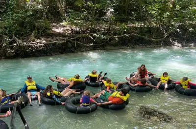 White River Tubing in Ocho Rios: 5 km durch Pools und Stromschnellen