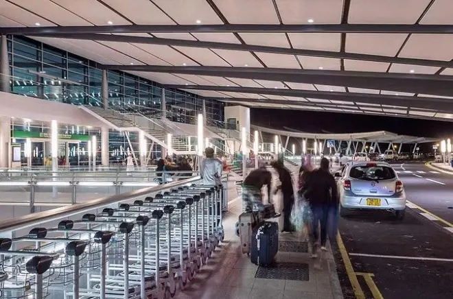 Trasferimento privato aeroporto Port Louis: Auto 24/7