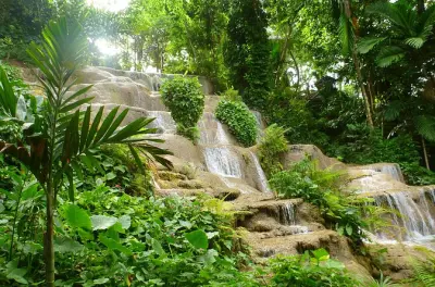 Konoko Falls & Blue Hole ab Ocho Rios: Schwimmen und klettern