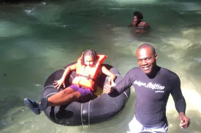 Private White River Tubing-Abenteuer mit zwei Guides