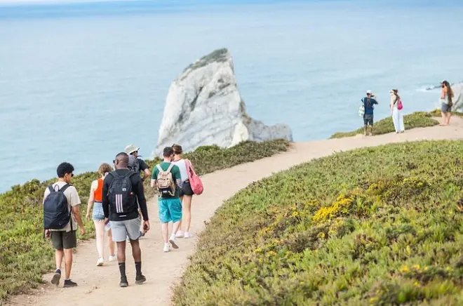 Sunset hike Sintra: Ursa Beach, tapas & wine