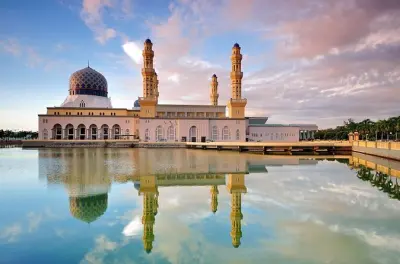 Tour pela cidade de Kota Kinabalu: Signal Hill e mesquita em 3 horas
