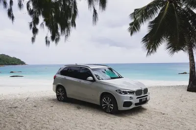 Transfert sur l’île de Praslin : Voiture privée avec chauffeur
