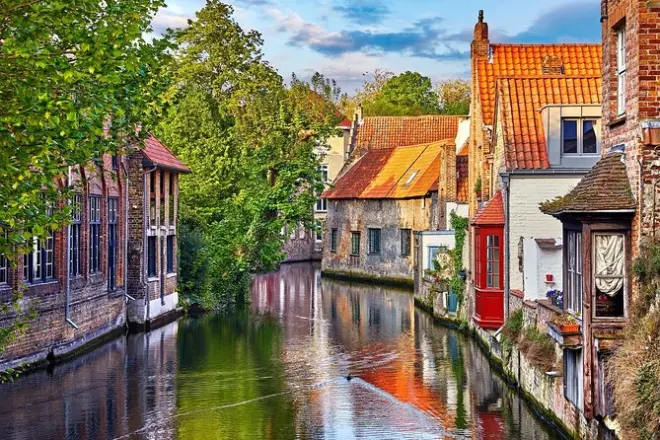 Van para até 7 pessoas do aeroporto de Bruxelas a Bruges