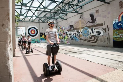Erlebe richmonds highlights auf einer segway-tour – vom state capitol bis zum canal walk. inklusive guide, einweisung und allen gebühren.