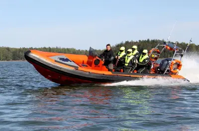 Archipiélago Redrib en barco RIB desde Helsinki, experiencia única