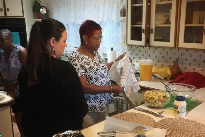 Traditional Bermuda Breakfast Cooking Class in a Local Home