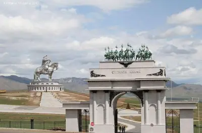 Statua di Gengis Khan e parco nazionale di Terelj da Ulaanbaatar