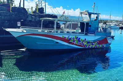 Snorkeling sulla costa di Kona: Noleggio privato di catamarano