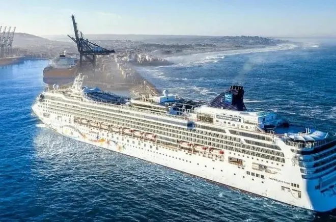 San Antonio to Santiago private transfer: Punctual cruise pickup