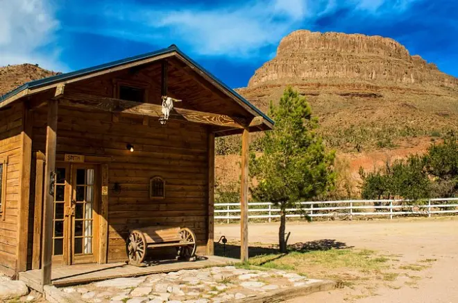 2-Day Horseback Riding: Grand Canyon Western Ranch Overnight