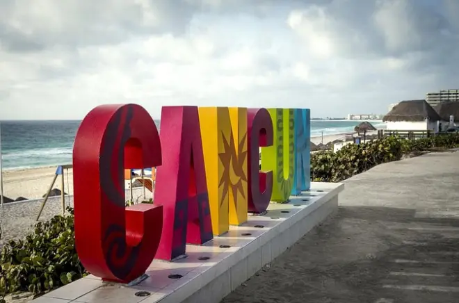 Tulum to Cancún Private Transfer with Optional Stops
