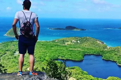 Tour por Grenada: Welcome Stone, cascadas y chocolate en 5–6 horas