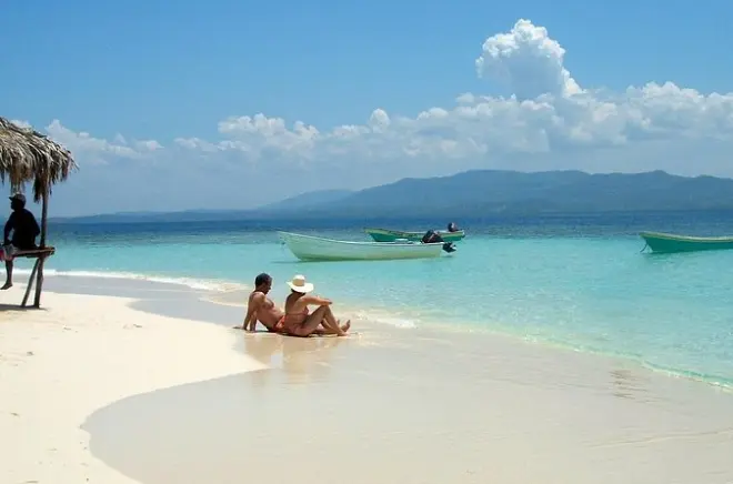 Schnorcheln am Cayo Arena ab Puerto Plata: Bunte Riff-Fische
