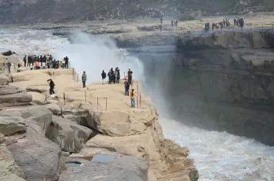 Excursion privée à la cascade Hukou et au mausolée Huangdi