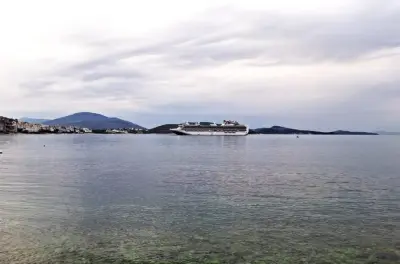 Privater Transfer Tirana Flughafen–Saranda, 24/7 Tür-zu-Tür-Service