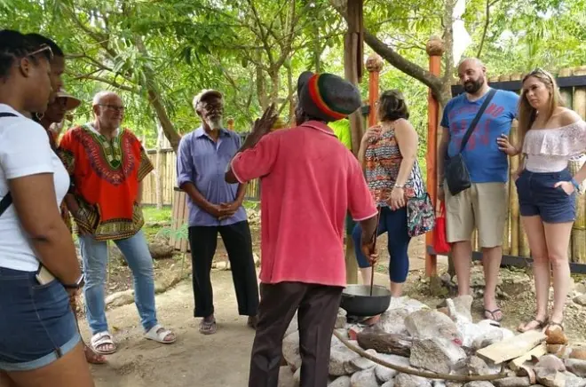 Tour culturale a Montego Bay: Storia, chiese e cucina giamaicana